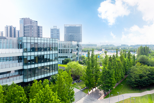 青岛楼宇自控厂家：推动智能建筑的未来